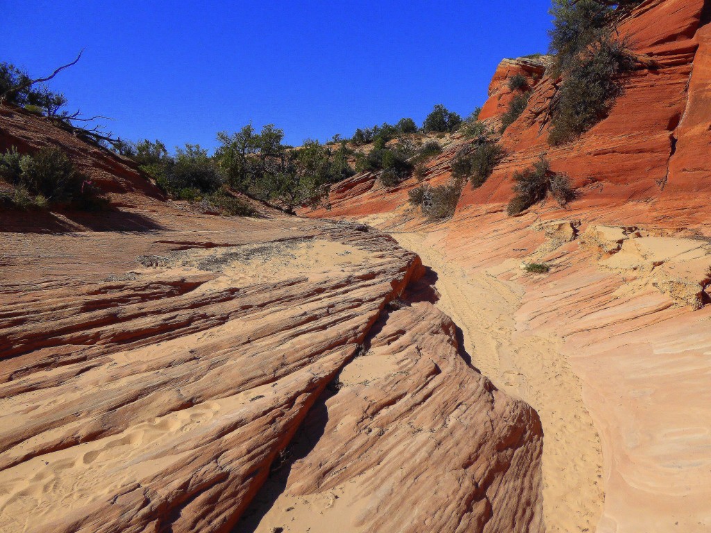 A slice of the sandy, hilly track through the beautiful rock. Photo by Simon Dodd